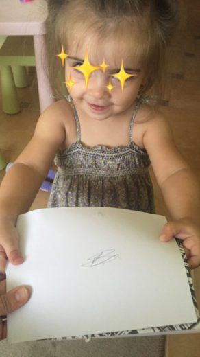 kira dibujos de niños para crear joyas personalizadas